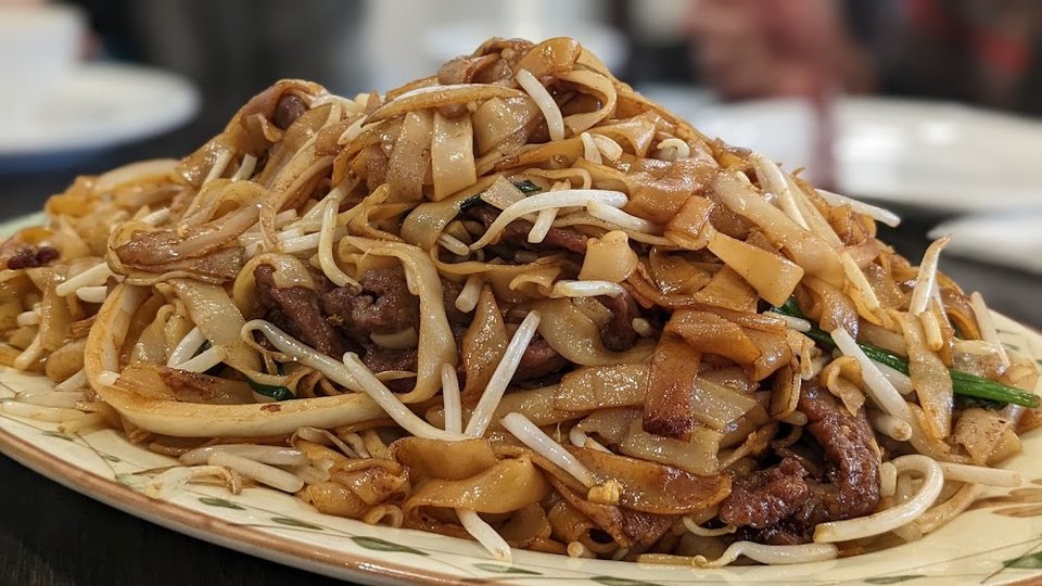 Beef Chow Fun with Soy Sauce